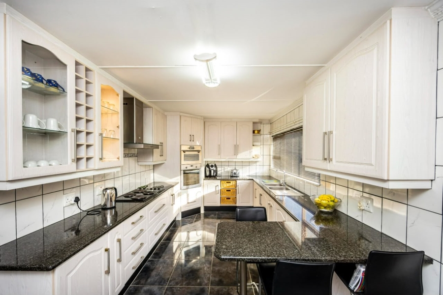 4 Bedroom Property for Sale in Beacon Bay Eastern Cape